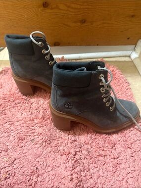 Timberland Women's Dark Gray Nubuck Lace-Up Heeled Ankle Boots
